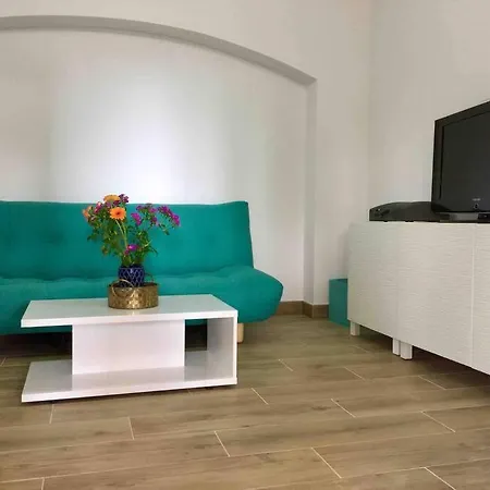Maia En Rdc D' Une Villa,entierement Renove