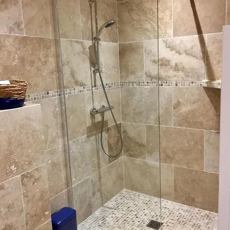 Maia En Rdc D' Une Villa,entierement Renove דירה *